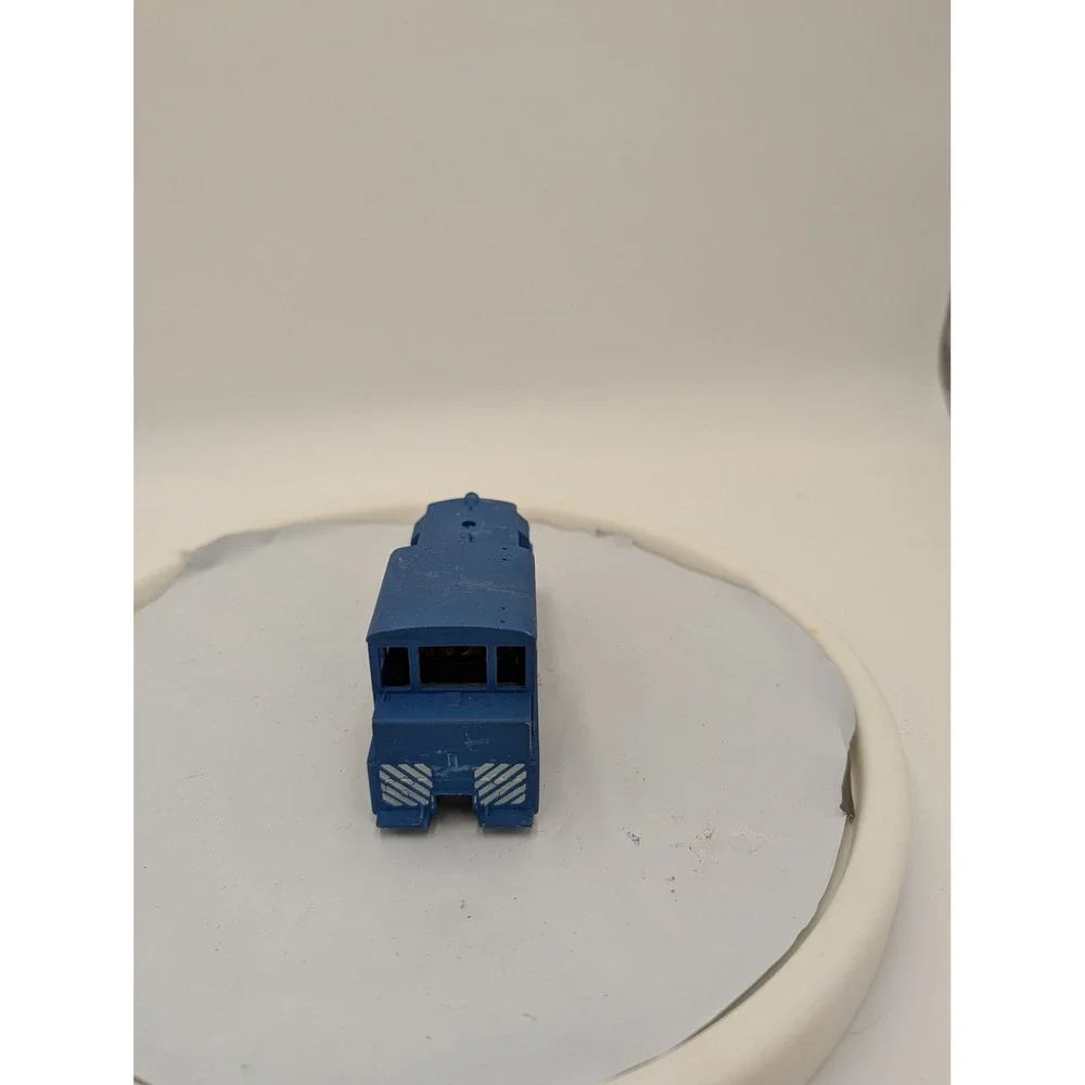 Mehano Blue Diesel Locomotive‎ 8765 Model Train Engine Switcher HO Scale
